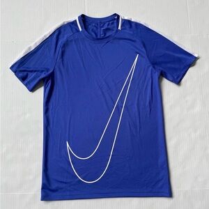 Nike t-shirt